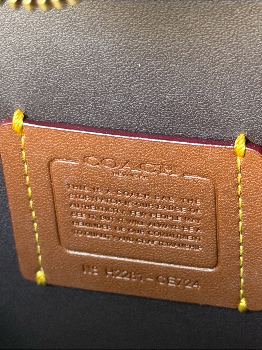 COACH HEART PURSE - Picture 4 of 4